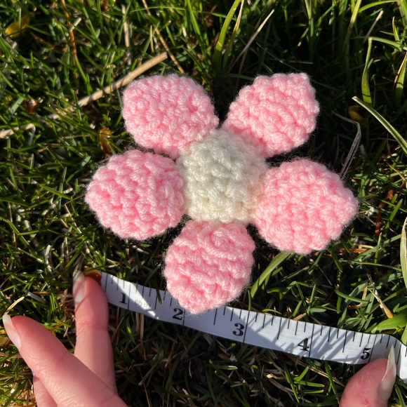 3/$20 Hand Crocheted Springtime Daisy Flower Keychain! - Picture 12 of 17